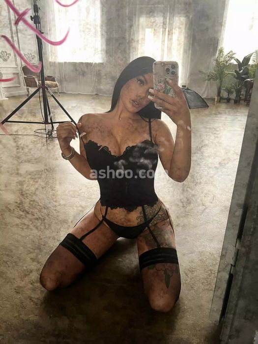 Искусство интимного общения: девушки за деньги, где каждое прикосновение важнее слов Искусство интимного общения: девушки за деньги, где каждое прикосновение важнее слов